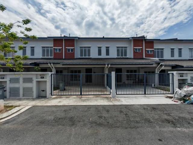 Iringan Bayu 2sty 370K Freehold 4 rooms 3 baths Seremban 2