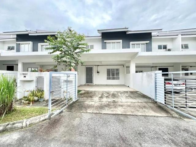 Iringan Bayu Subsale Freehold 4 rooms 3 baths