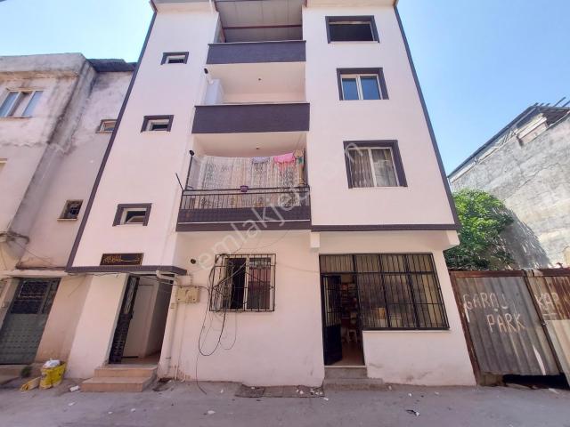Şirinevler Mahallesi Komple Satılık Bina Kısmi Tadilat Yapılmış