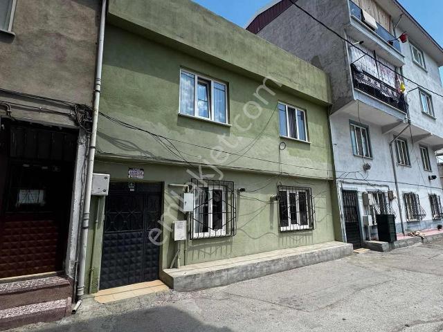 Şirinevler Mahallesi'nde Satılık İki Katlı Ev