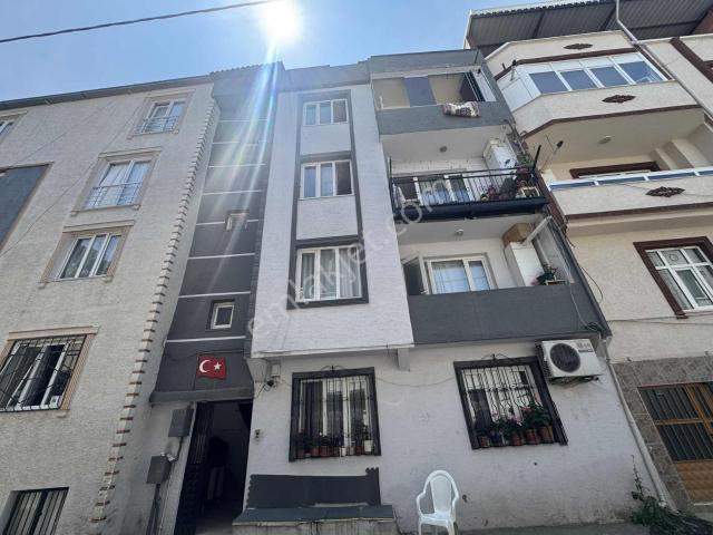 Şirinevlerde 4 Katlı Müstakil Bina
