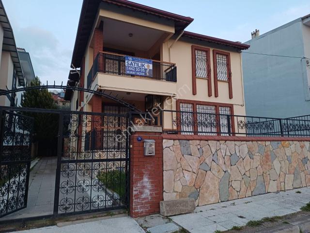 Şirinkapı'da Bahçeli İki Katlı Müstakil Ev