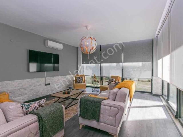 Şirinyalının Kalbinde Özel Bahçe Kullanımlı 3+1 Satılık Daire