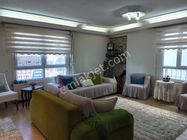 Şirinyer Menderes Cd. 3 Oda 1 Salon Köşe Daire