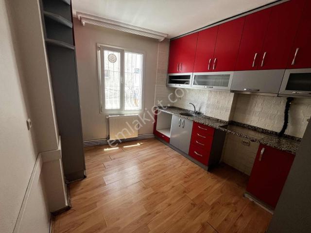 Şirinyer Merkez'de 3+1 Önü Açık Üç Cepheli Köşe Kiralık Daire