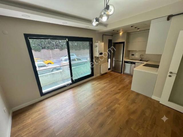 Şirinyer Koşu Yolu Caddesi'nde Bahçeli, Modern 2+1 Kiralık Daire