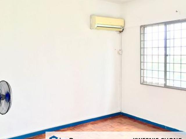 Iris Apartment
