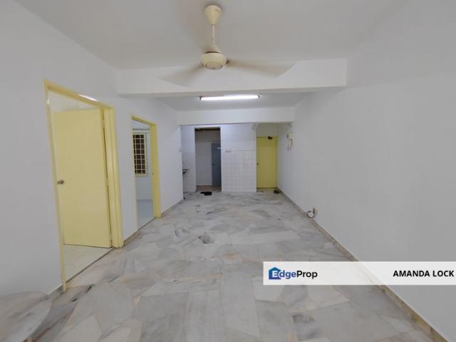 Iris Apartment