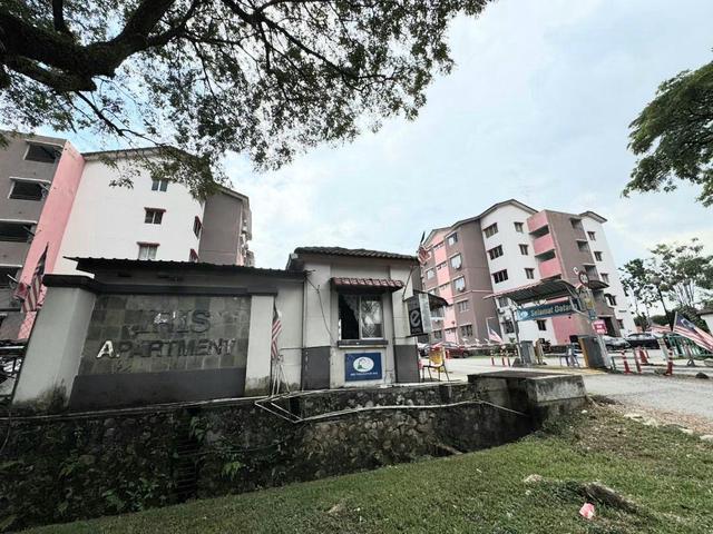 Iris Apartment Saujana Utama Sg Buloh Dekat Elmina Ground Floor