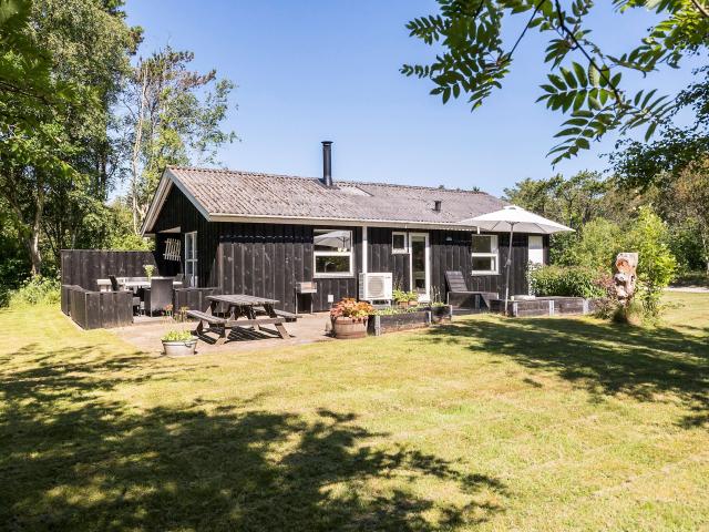 Irisvej 1, Lodbjerg Hede