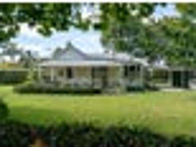 Irresistible Villa Charm with Lifestyle Appeal