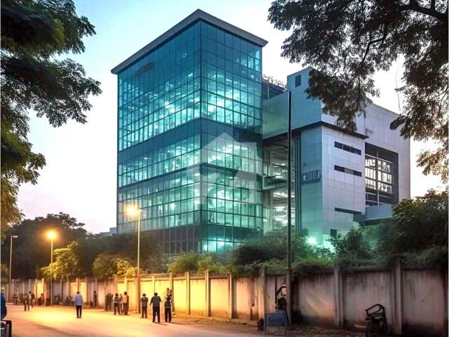IT Building For Rent 40,000 Sqft Good Location With All Facilities