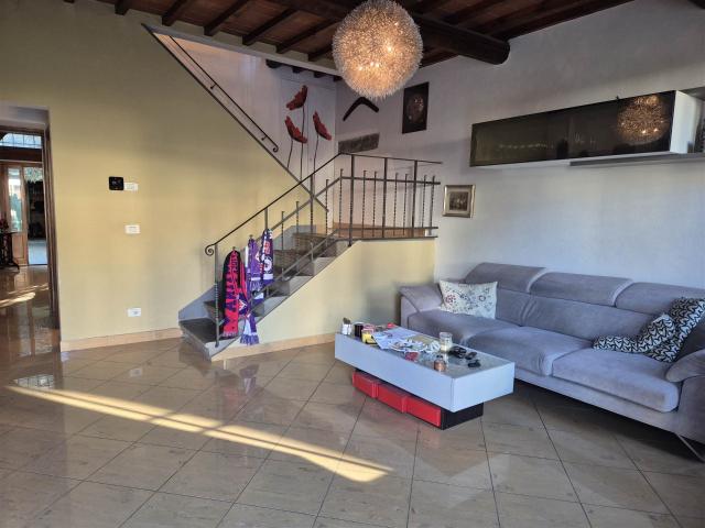 ITSG2855 Nel centro di MANTIGNANO, proponiamo in vendita u. 115m² Firenze