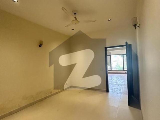 Ittehad Comm Flat For Rent 1st Floor 2 Bed Drawing Dinning American Kitchen Ittehad Commercial Area