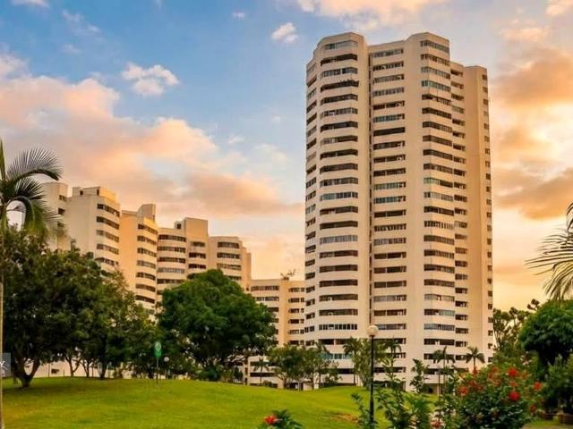 Ivory Heights D22, Condominium