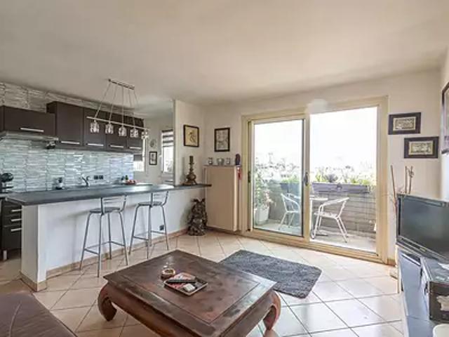 Ivry sur Seine 94200 Location appartement 3 pièces t3 au dernier étage parking