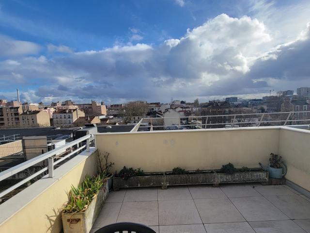 Duplex 71m2 Dernier étage Terrasse privative Box & Cave