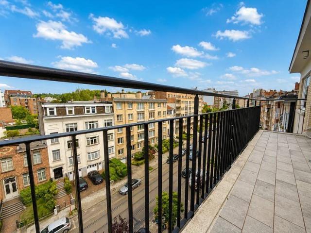 IXELLES APARTMENT 2 BDR/2 BTH WITH TERRACE