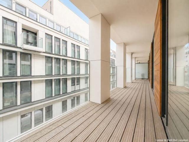 IXELLES – Between Place Stéphanie and European institutions