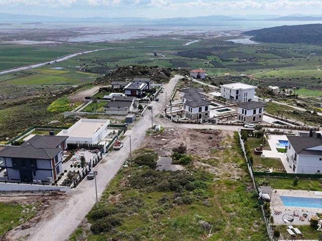 IZMIR FOÇA FOÇAKÖY 'DE 1590 M2 3 VILLA IMARLI PROJELIK ARSA