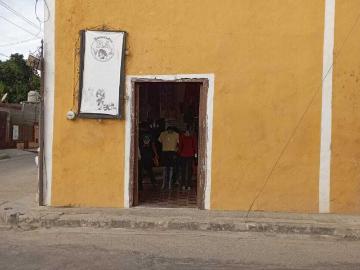 Izamal Yucatan Venta de propiedad en esquina ideal para comercio o vivienda