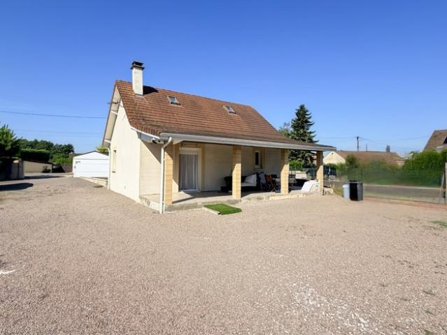 IZEURE, MAISON T3 SUR GRAND TERRIN DE 926 M2