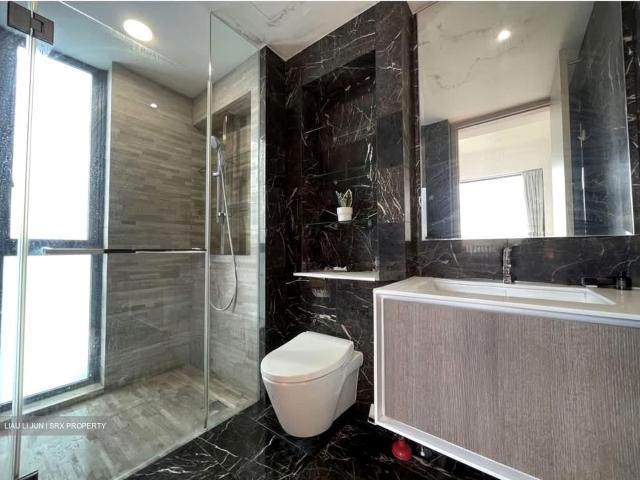 J Gateway D22, Condominium