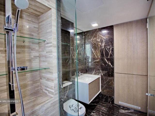 J Gateway D22, Condominium
