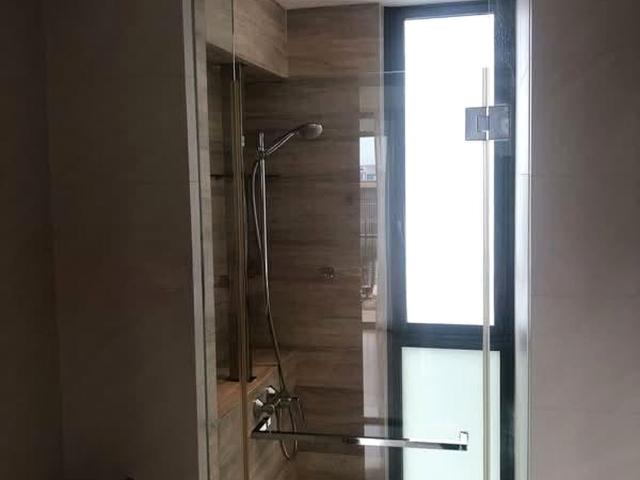 J Gateway D22, Condominium