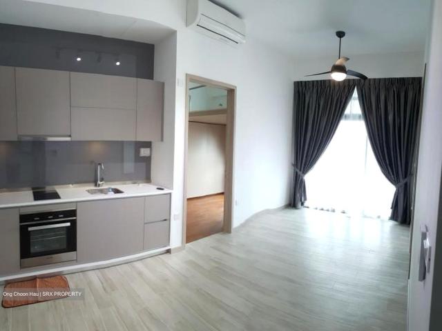 J Gateway D22, Condominium