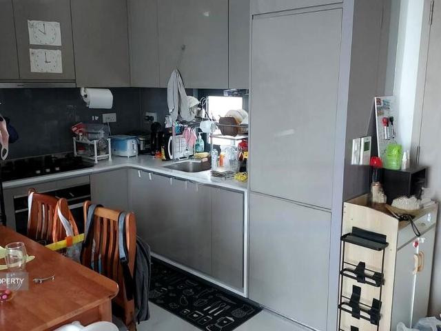 J Gateway D22, Condominium