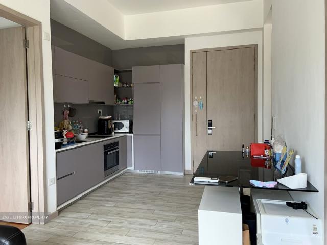 J Gateway D22, Condominium