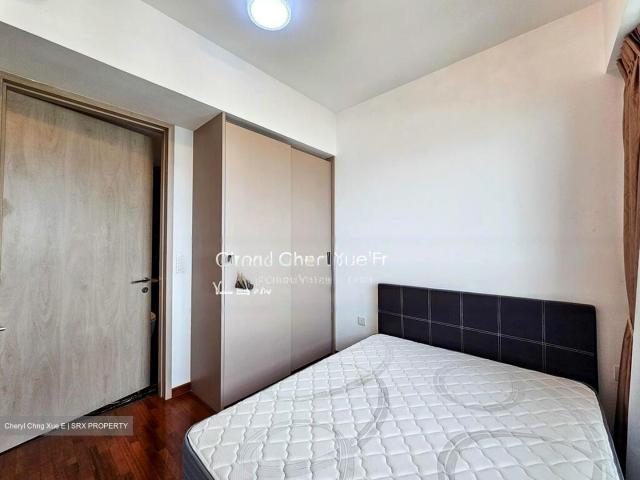 J Gateway D22, Condominium