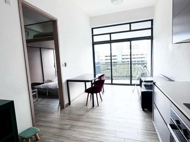 J Gateway D22, Condominium