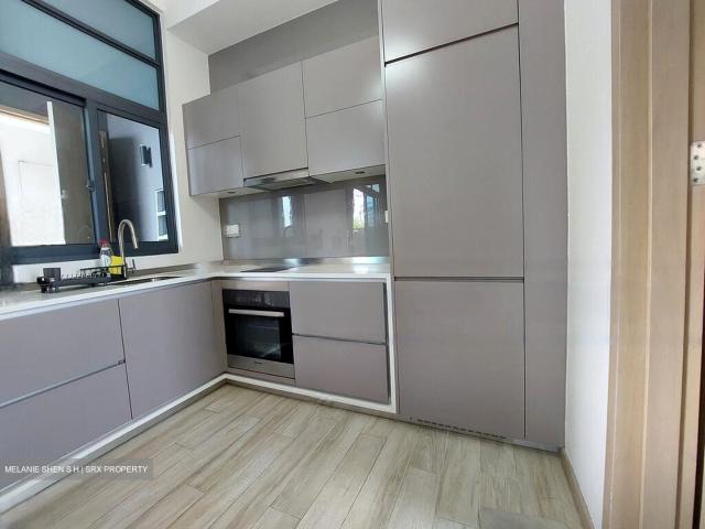 J Gateway D22, Condominium