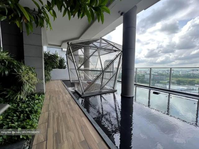 J Gateway D22, Condominium