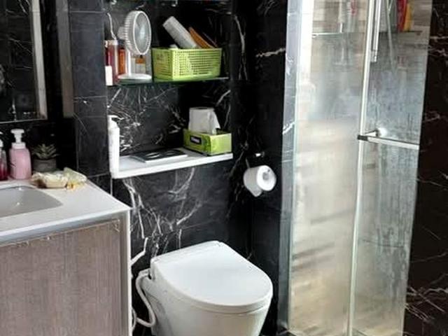 J Gateway D22, Condominium