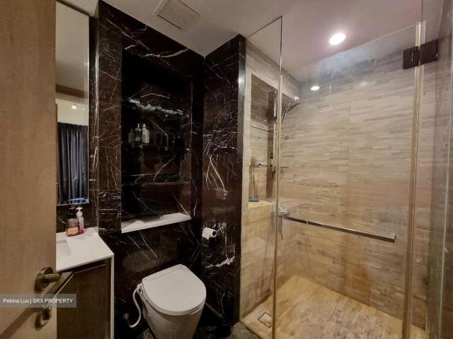 J Gateway D22, Condominium