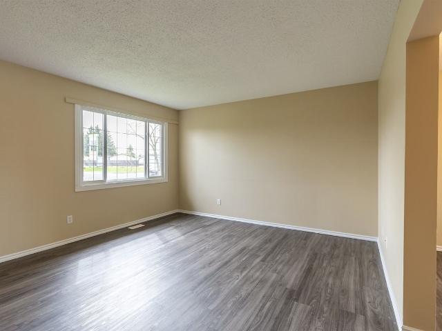 Jamestown Village 3 Bedroom Home for Rent at 3529 78 St Nw, Edmonton, AB T6K 0E1 Richfield