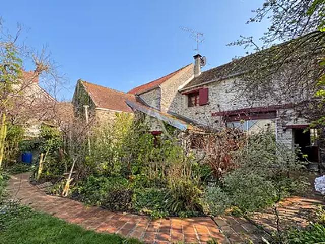 Janville sur Juine 91510 Achat / Vente maison 6 pièces t6 au dernier étage parking