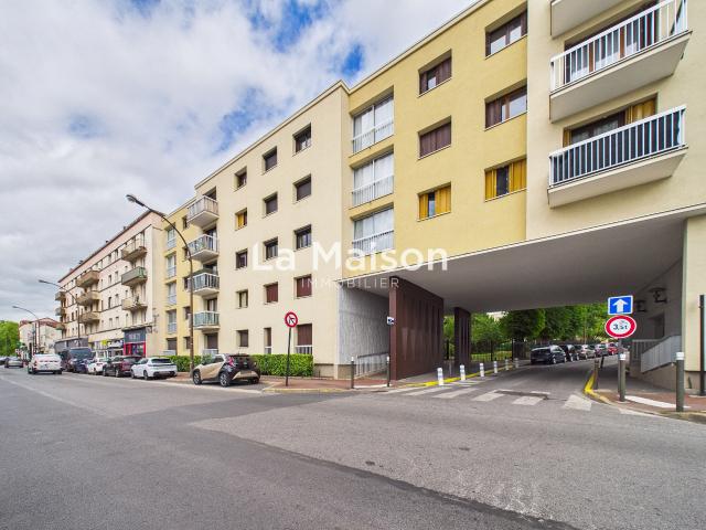 JACOB DERNIER ETAGE BALCON ASCENSEUR
