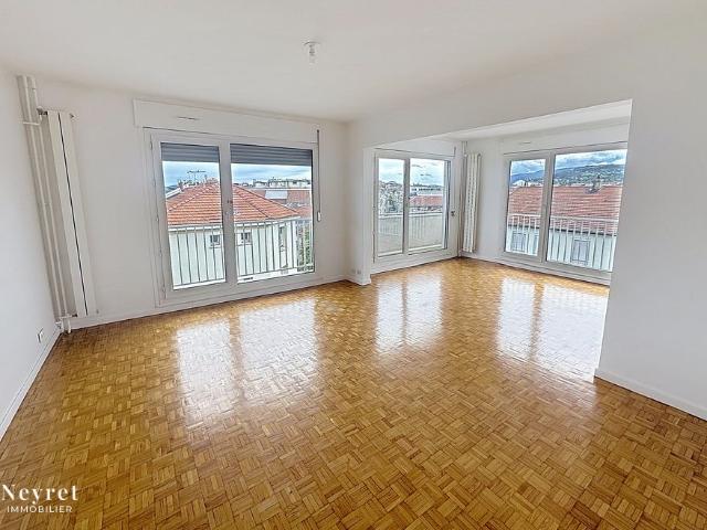 Jacquard 1 rue des touristes appartement t5 97,56m2 garage cave