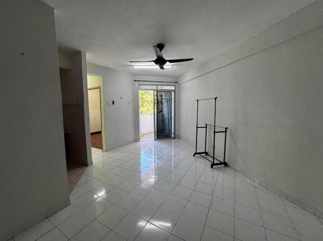Jade View low floor renovated swimming pool view at Gelugor
