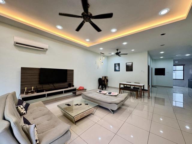 Jade 1 Seri Austin Superlink House Good Condition