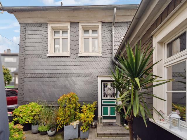 Jahrhundert trifft Moderne Fachwerkhaus mit ca. 140 m² Wohnfläche in Solingen