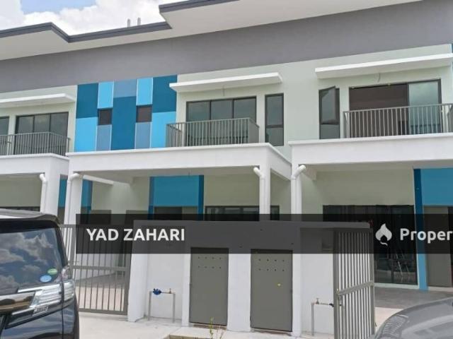 Jalan Tanjung Agas, Seksyen 30 Shah Alam | 2 Storey Terrace 4 Bedrooms | RM1800 Spacious Living Room & Family Friendly Neighbourhood
