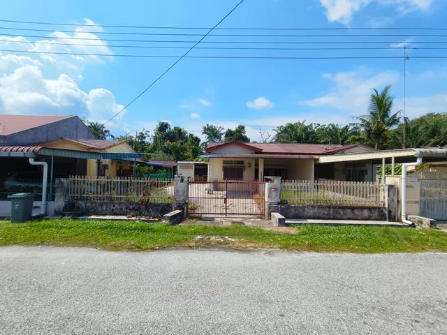 Jalan Temenggong Ahmad single storey semi D 4 bedroom 4000sqft unit
