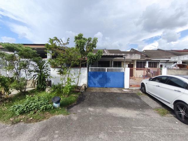 Jalan Teratai near Public Bank 1Storey Bukit Beruntung For Sale