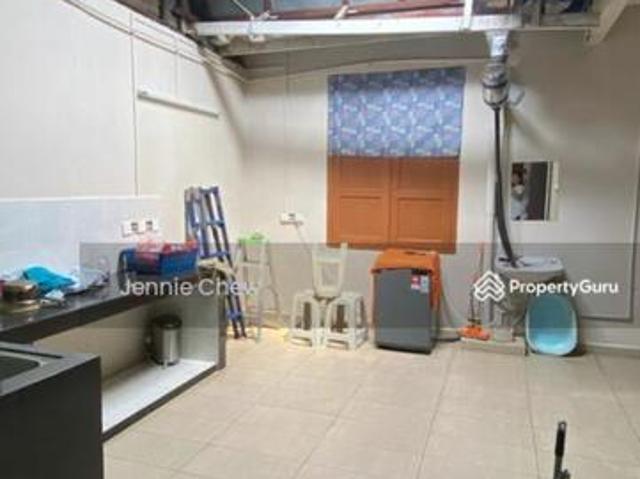 Jalan Tun Abdul Razak 1sty house
