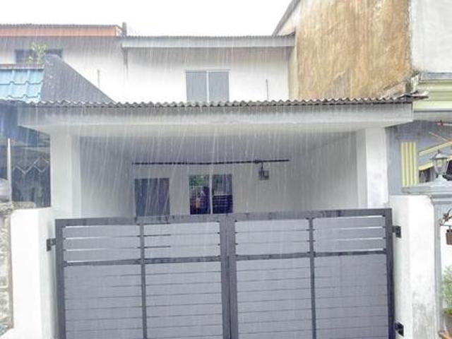 Jalan Utama 3x Taman Utama Pekan Nanas